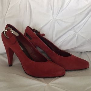 Red suede pump